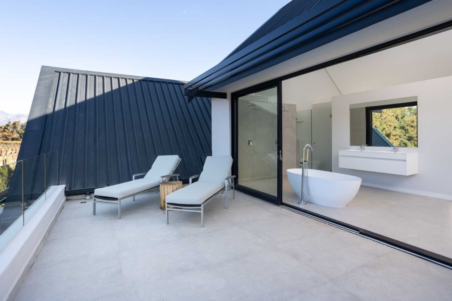 5 Bedroom Property for Sale in Val De Vie Estate Western Cape